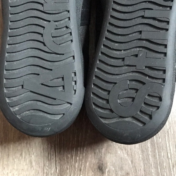 Acne Studios - Picture 8 of 16